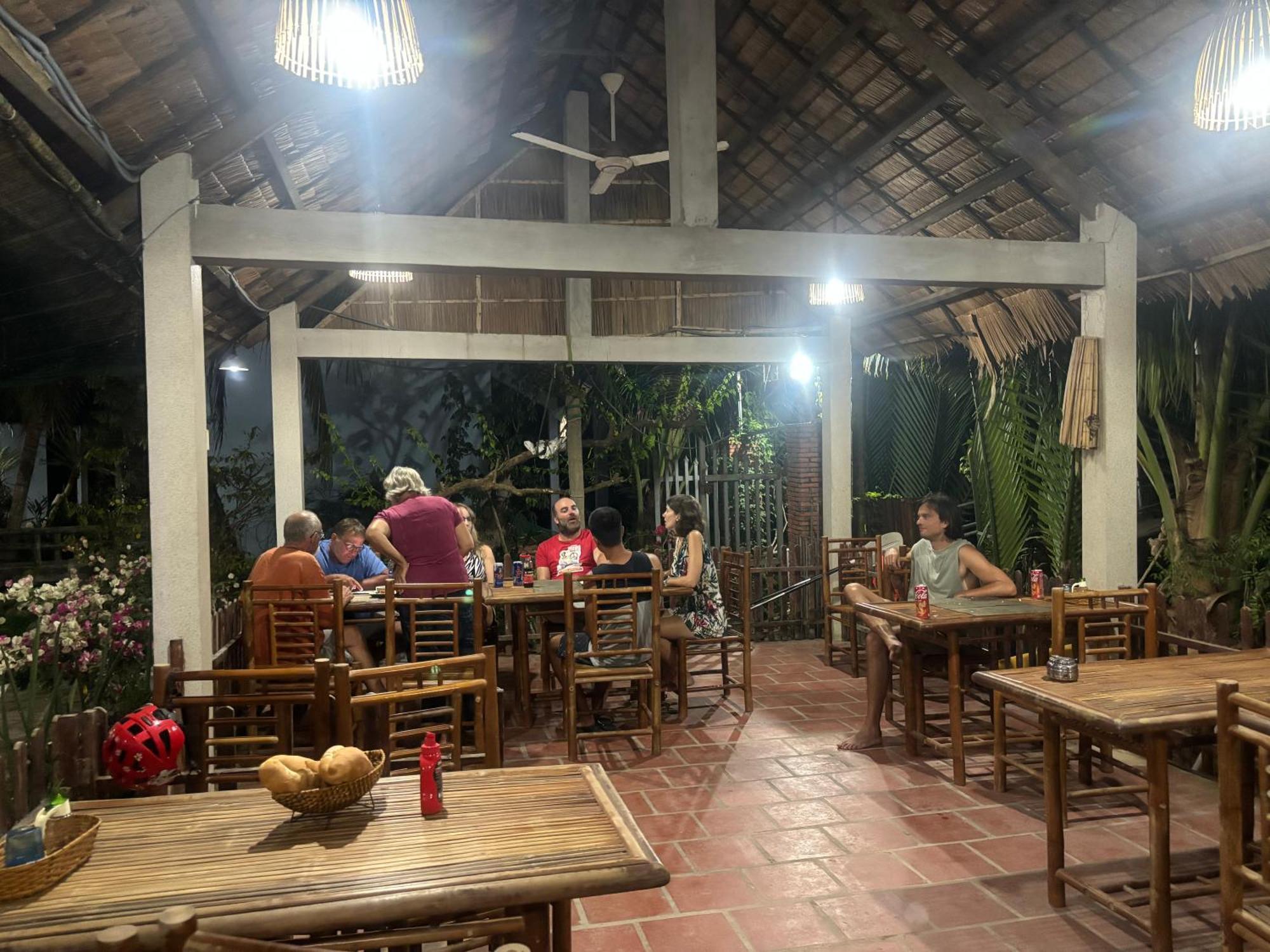Homestay Bentre Coco Lodge Ben Tre Exterior photo