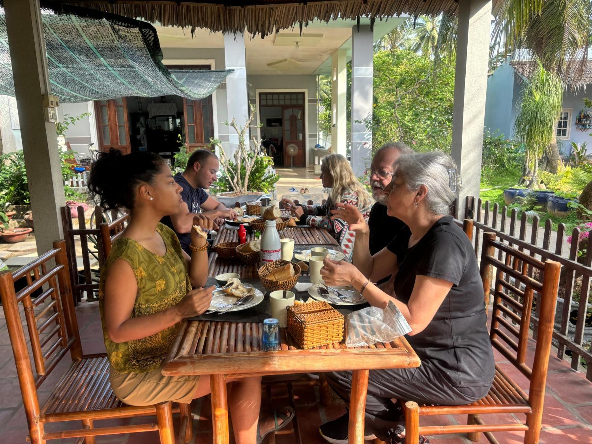 Homestay Bentre Coco Lodge Ben Tre Exterior photo